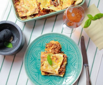 ЛАЗАНЯ БОЛОНЕЗЕ С КАЙМА И МОЦАРЕЛА