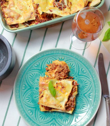 ЛАЗАНЯ БОЛОНЕЗЕ С КАЙМА И МОЦАРЕЛА